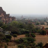 Fin du jour sur les Pagodes de Bagan